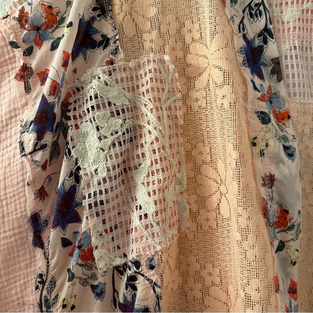 POL Floral Kimono in Blush Multi - Picture 6 of 7